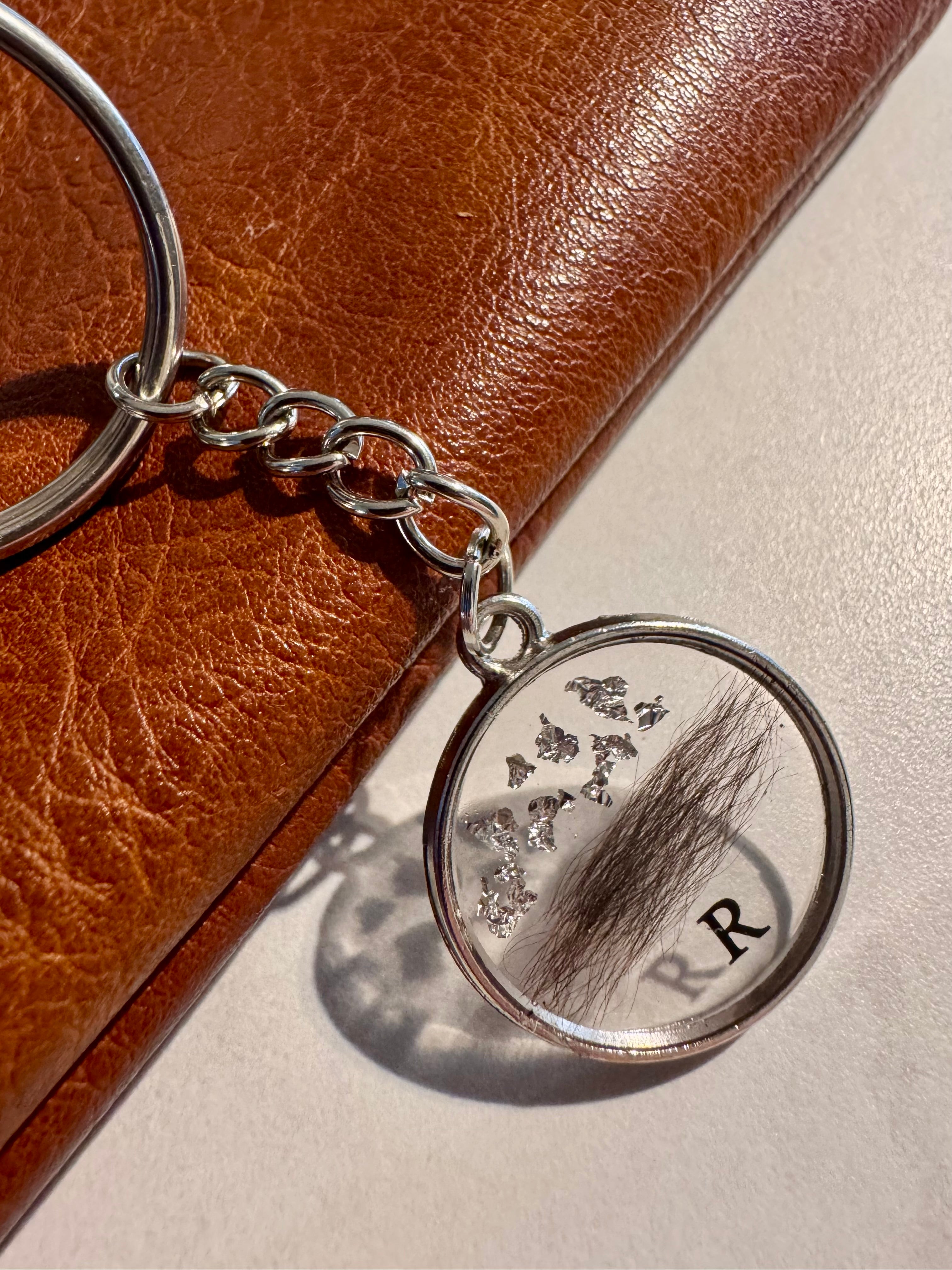 Porte clefs ÉTERNEL (avec les crins, poils ou plumes de votre animal)