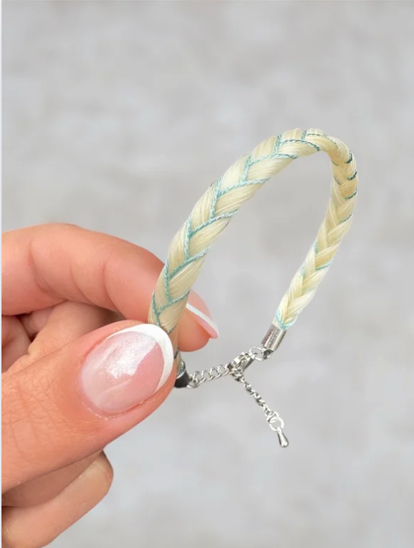 Bracelet OPPALINE - crins blanc & fil bleu