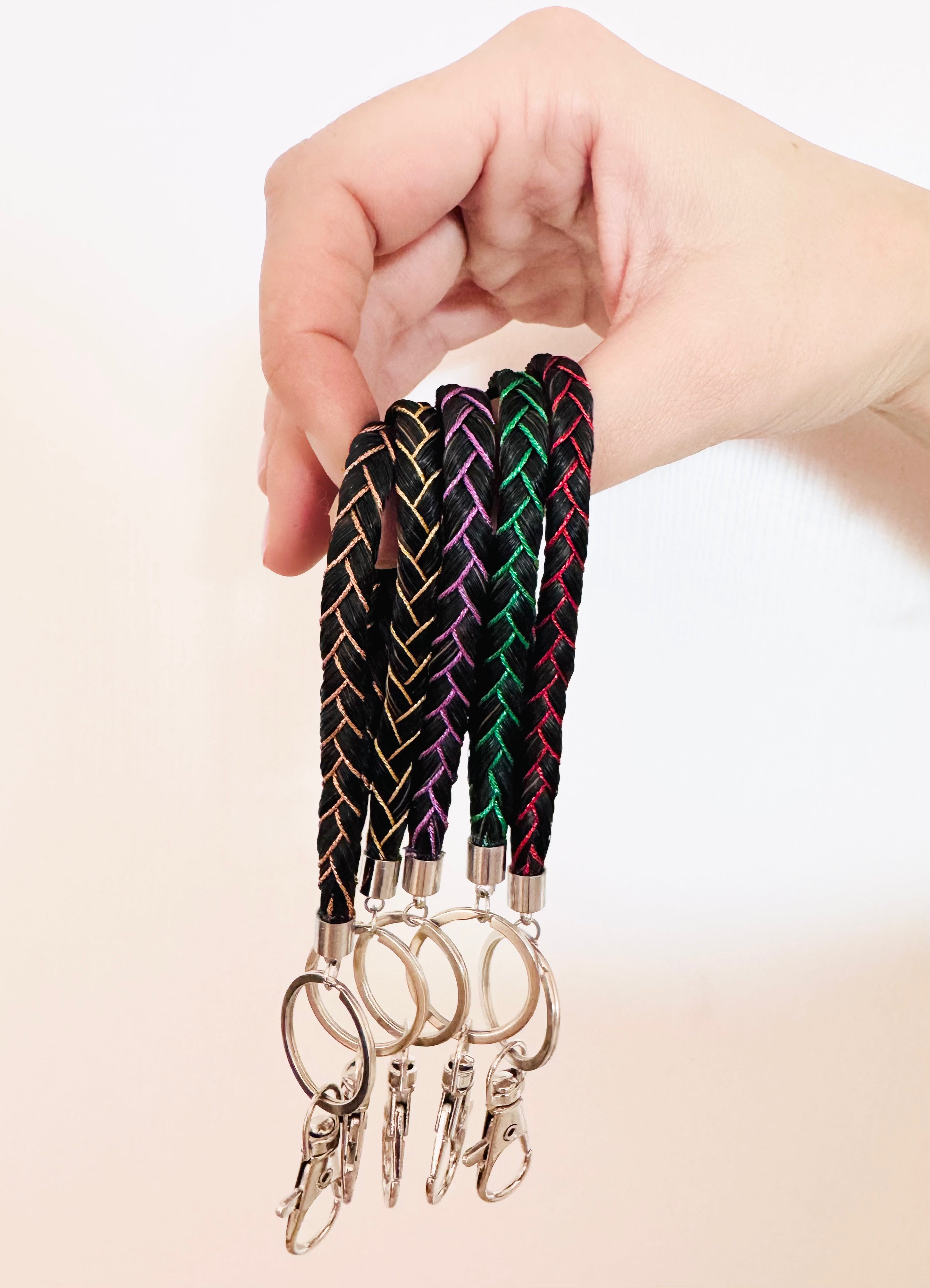 Porte clefs en crins (personnalisable avec les crins de votre cheval)