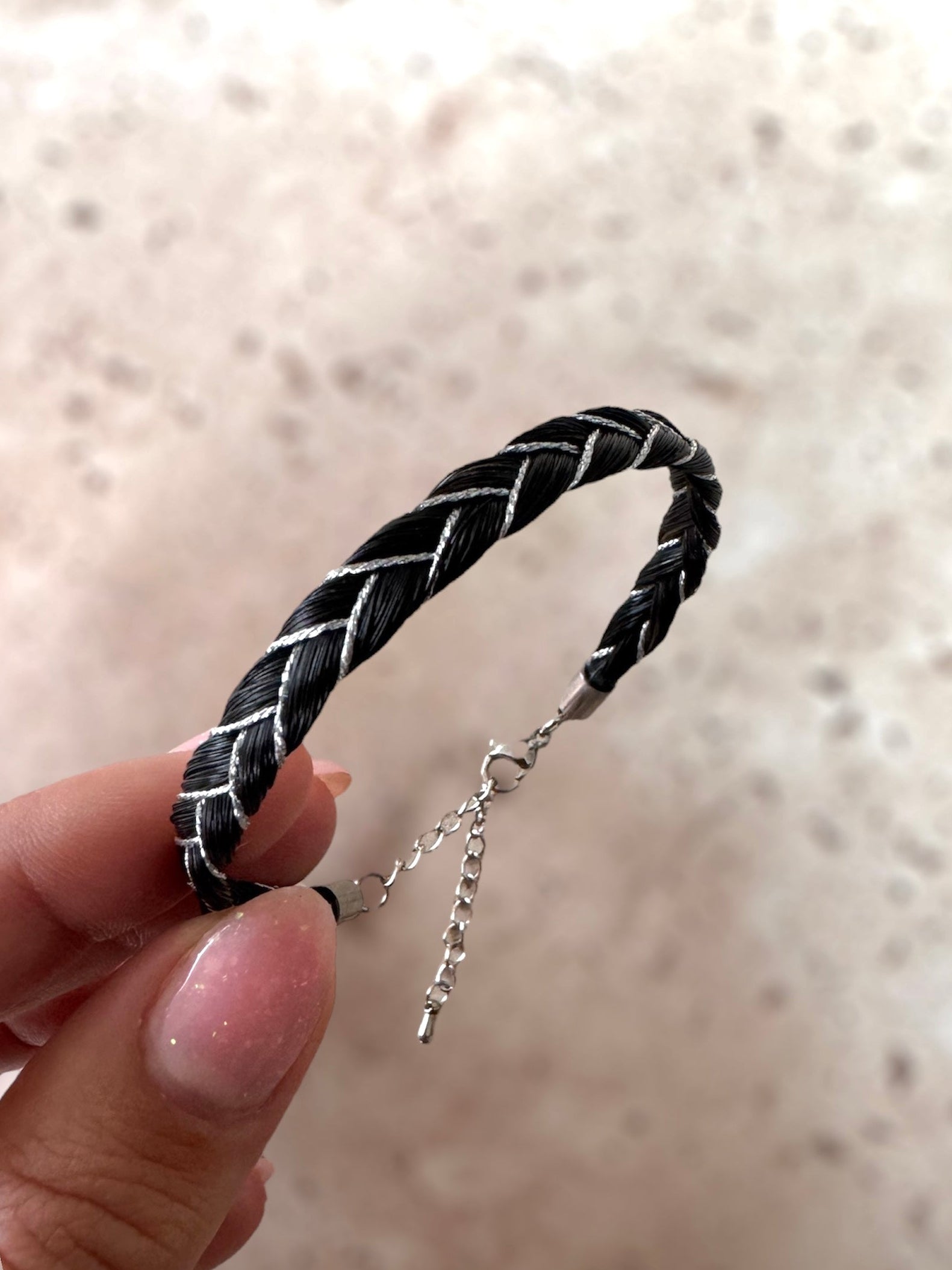 Bracelet LIBERTAD - crins noir & fil argenté