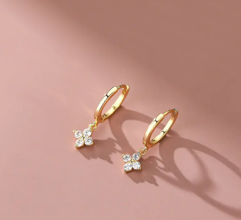 Mono boucle d'oreilles étoiles