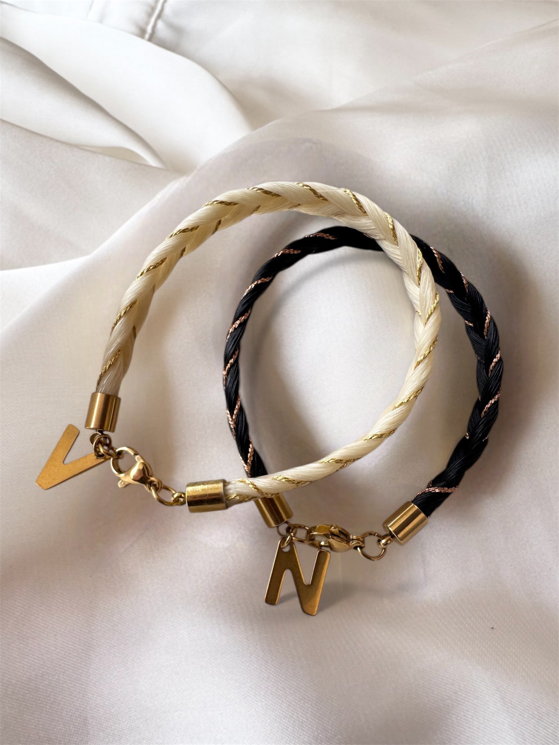 Bracelet en crins personnalisé - avec 1 charms initiale