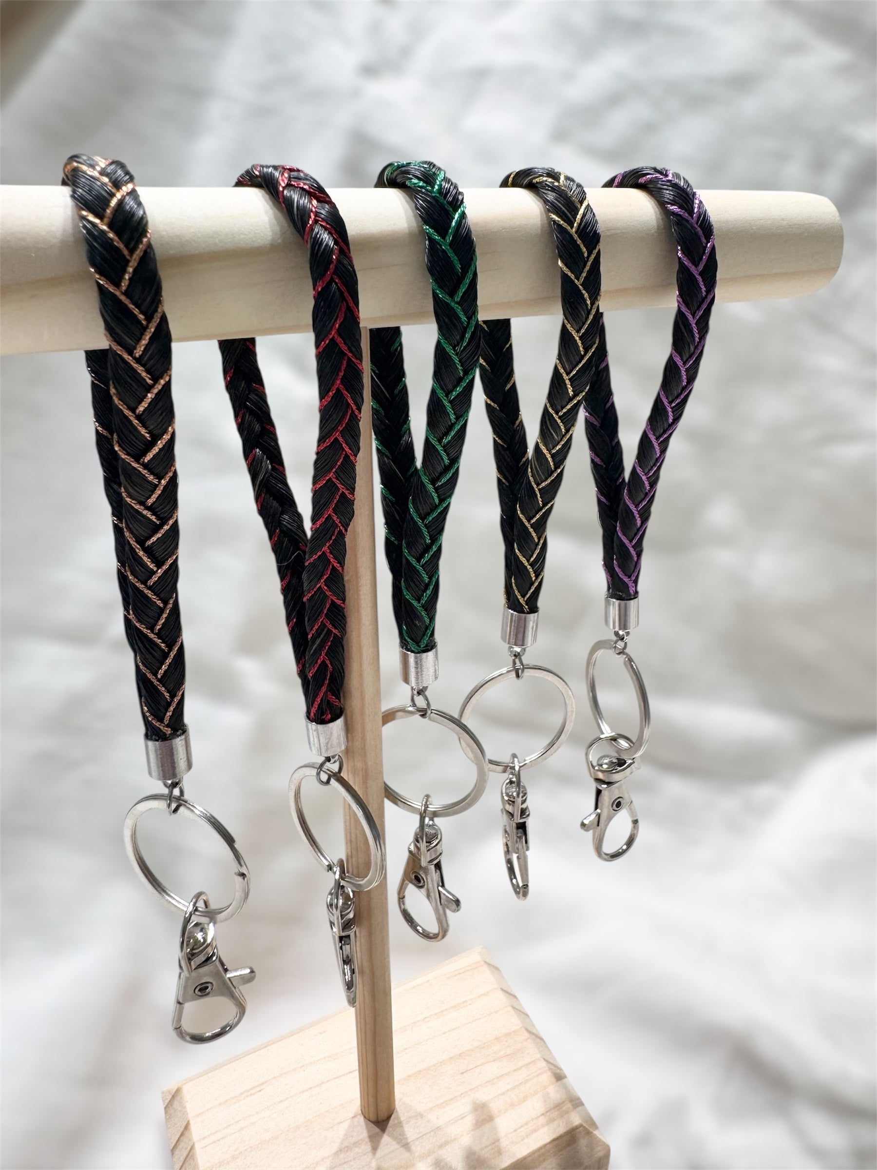 Porte clefs en crins (personnalisable avec les crins de votre cheval)